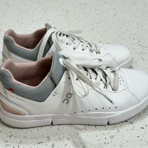 On Cloud Roger Advantage sneaker size 9.5